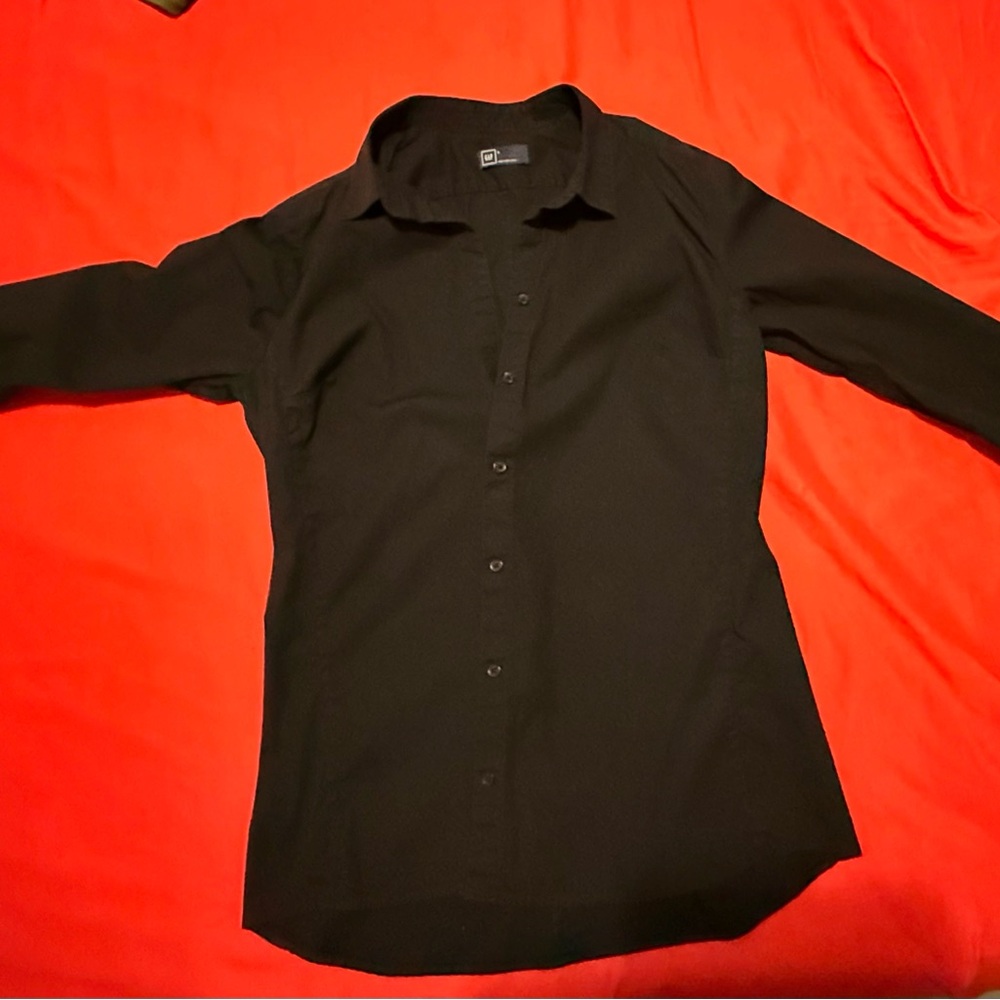 Gap Women’s Button Up black shirt size 8